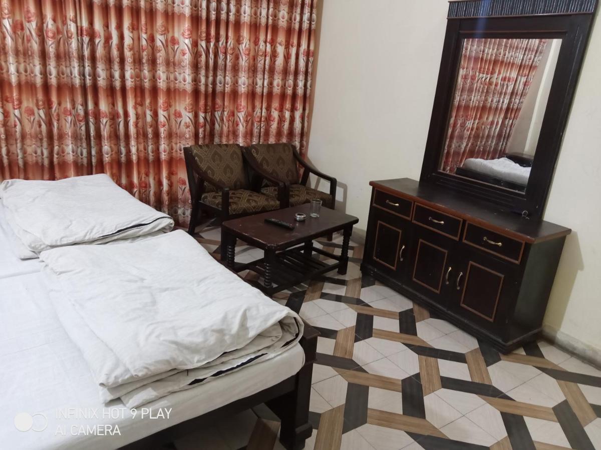Hotel De Grand Равалпинди Екстериор снимка