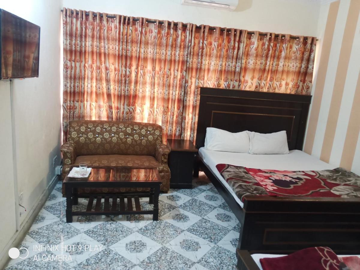 Hotel De Grand Равалпинди Екстериор снимка
