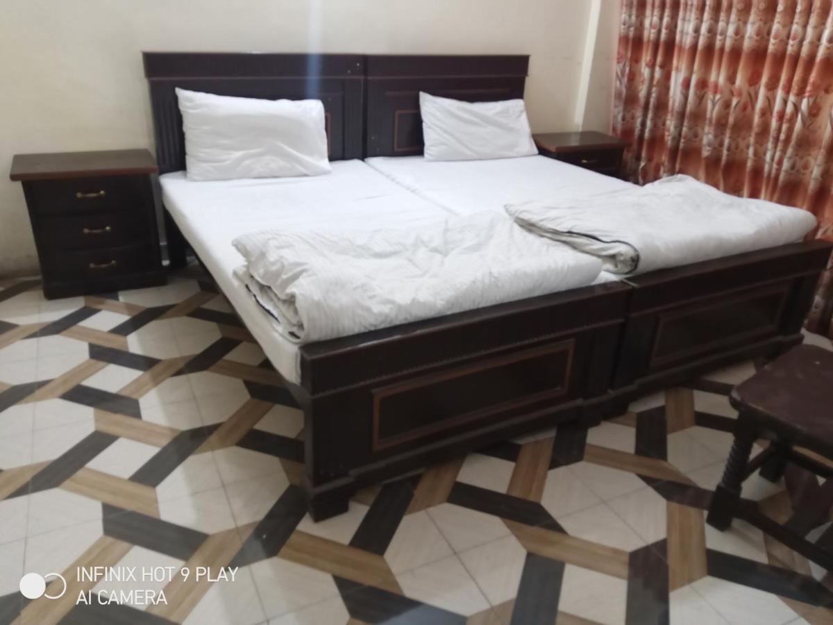 Hotel De Grand Равалпинди Екстериор снимка