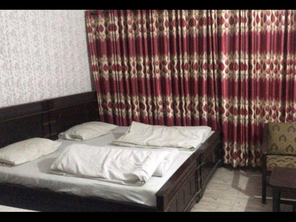 Hotel De Grand Равалпинди Екстериор снимка
