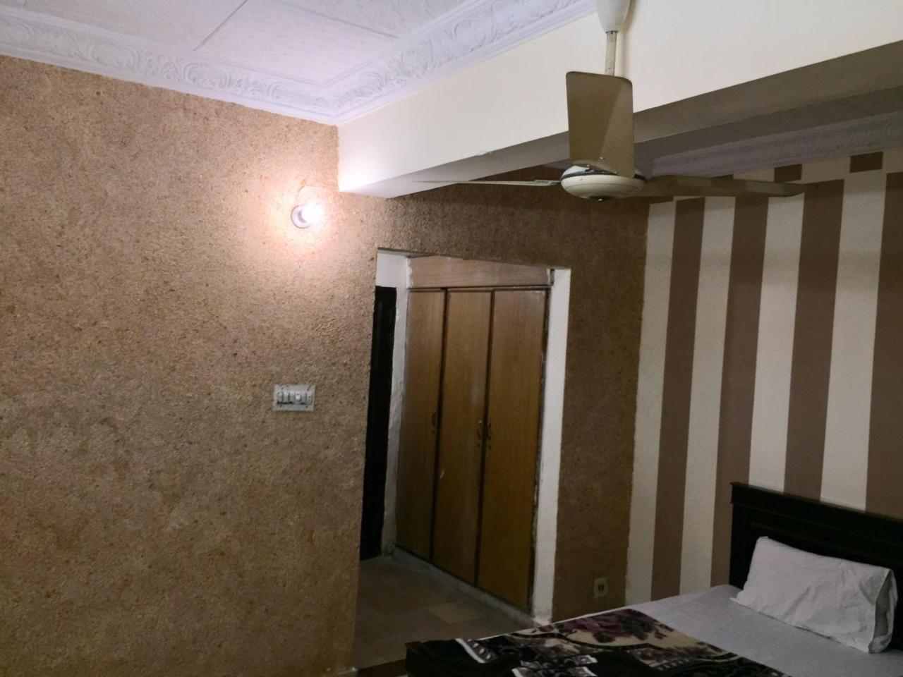 Hotel De Grand Равалпинди Екстериор снимка
