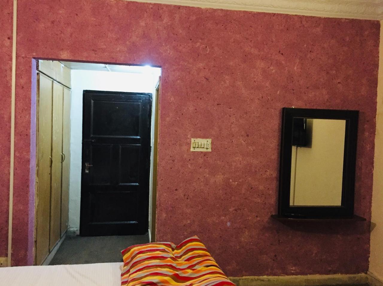 Hotel De Grand Равалпинди Екстериор снимка