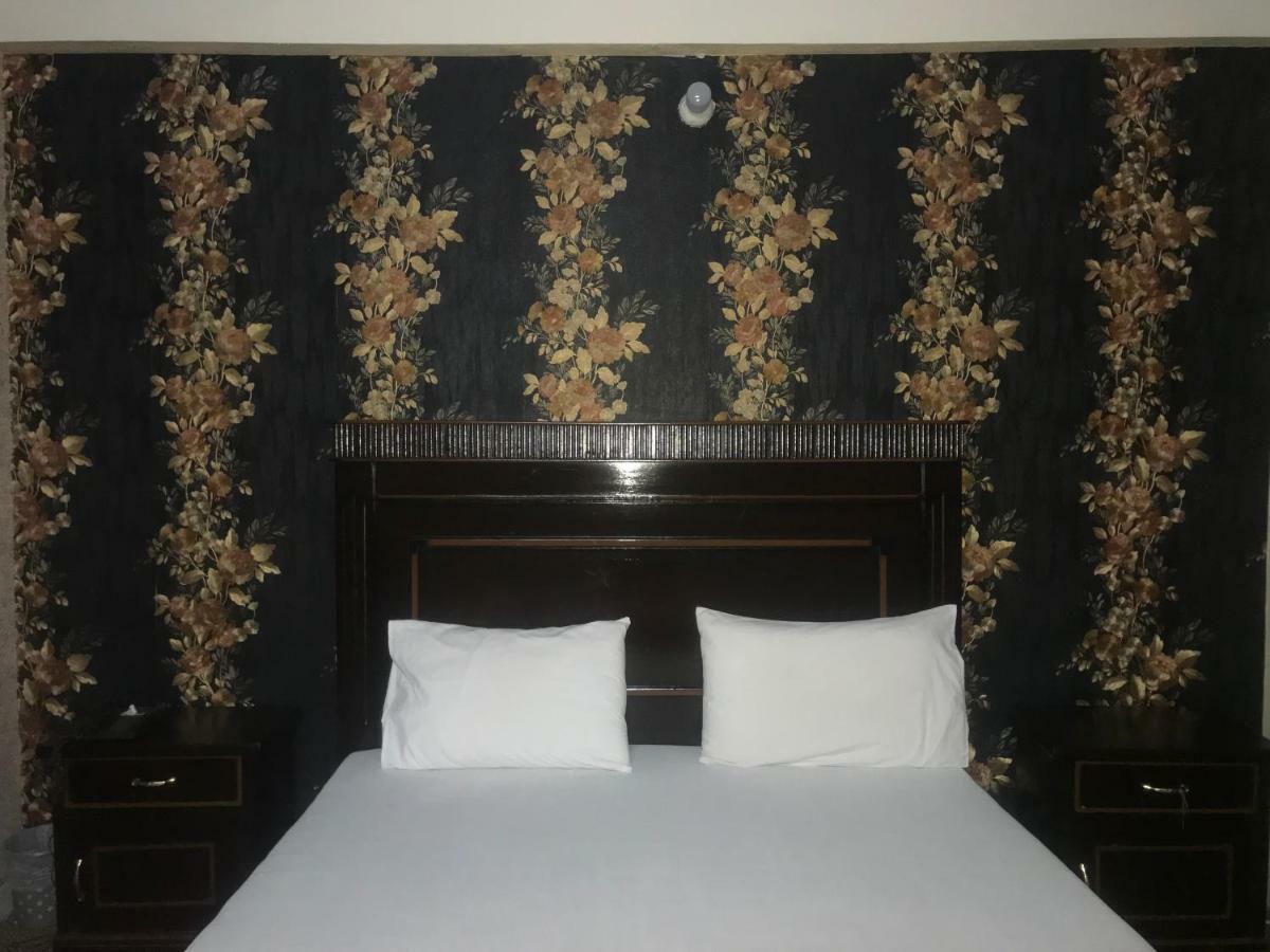 Hotel De Grand Равалпинди Екстериор снимка