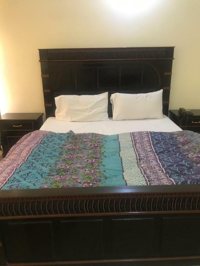 Hotel De Grand Равалпинди Екстериор снимка