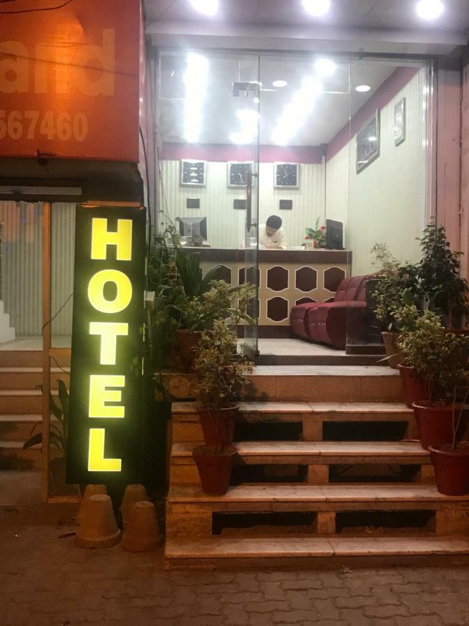 Hotel De Grand Равалпинди Екстериор снимка